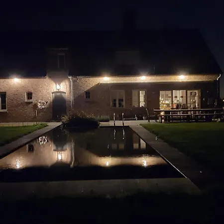 Victors Hof, Met Zwemvijver In Landelijke Setting