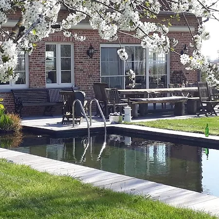 Victors Hof, Met Zwemvijver In Landelijke Setting Lievegem