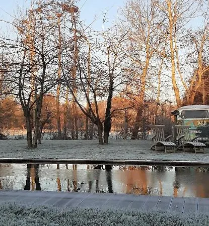 Victors Hof, Met Zwemvijver In Landelijke Setting Lievegem