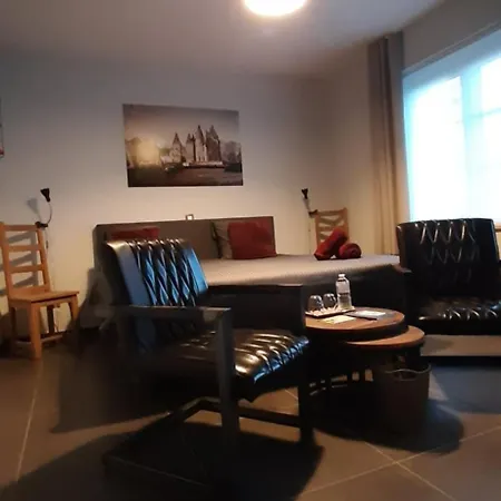 Victors Hof, Met Zwemvijver In Landelijke Setting Oda ve Kahvaltı Lievegem