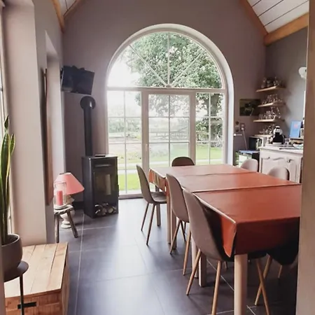 Victors Hof, Met Zwemvijver In Landelijke Setting Lievegem